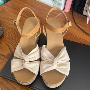 UGG sandal w/canvas straps & cork sole, size 9, womens. Never worn!